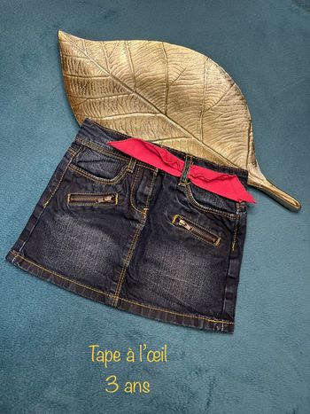 Jupe tape à l’œil