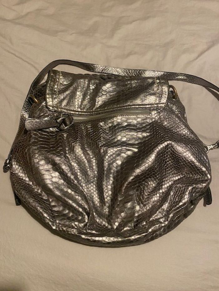 Sac Guess grand modèle - photo numéro 2