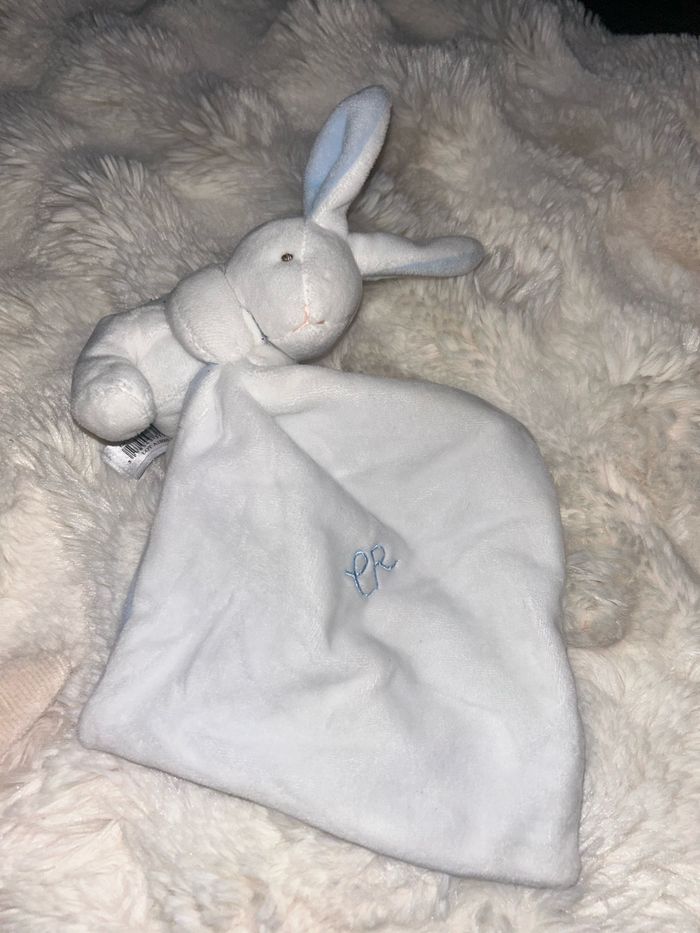 Doudou lapin cadet Rousselle