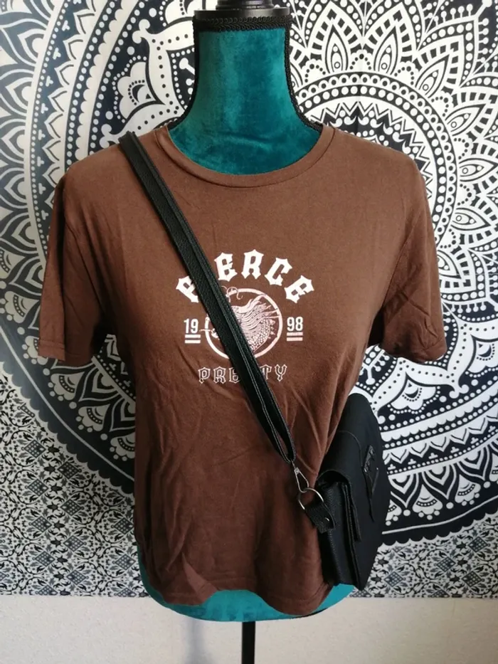 Tee-shirt marron imprimé tête dragon et écriture / jennyfer / (M)