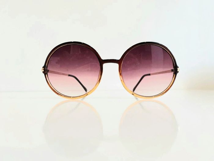 Lunette de soleil femme ronde marron dégradés bras dorés UV protection catégorie 3 - photo numéro 2
