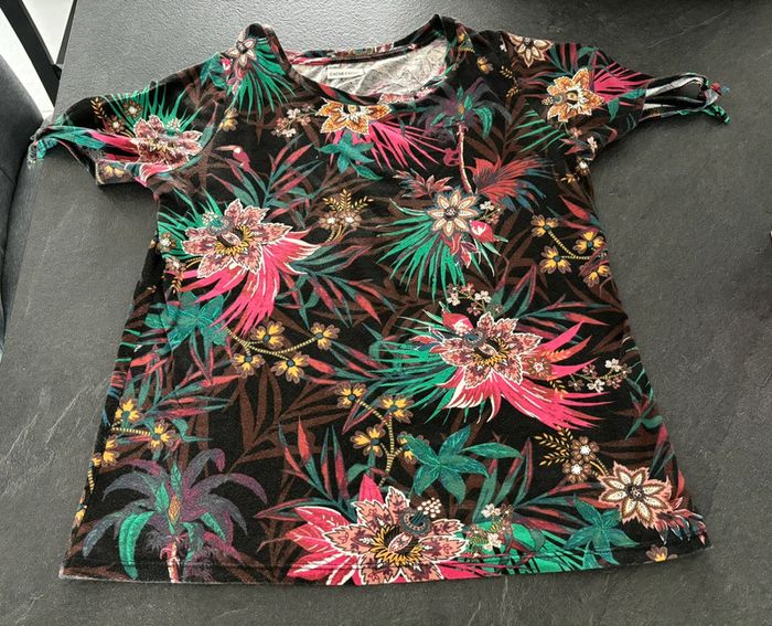 Tee-shirt à fleurs