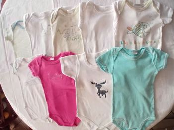 Lot de 9 boddies  - Taille 18 moid