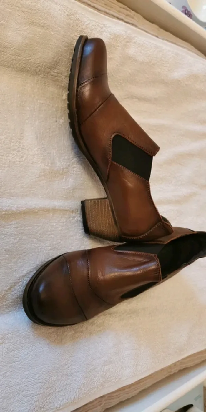 Chaussure à petits talons - photo numéro 2