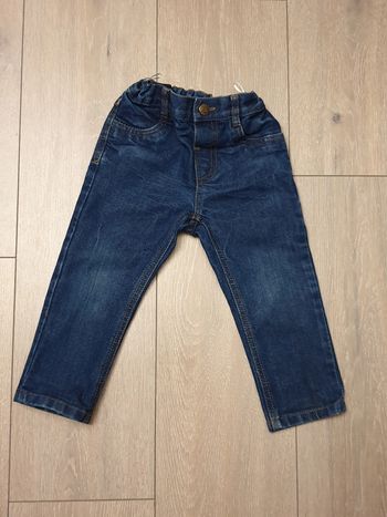 Jeans coupe droite bleu. Garçon 18 mois. Marque C&A