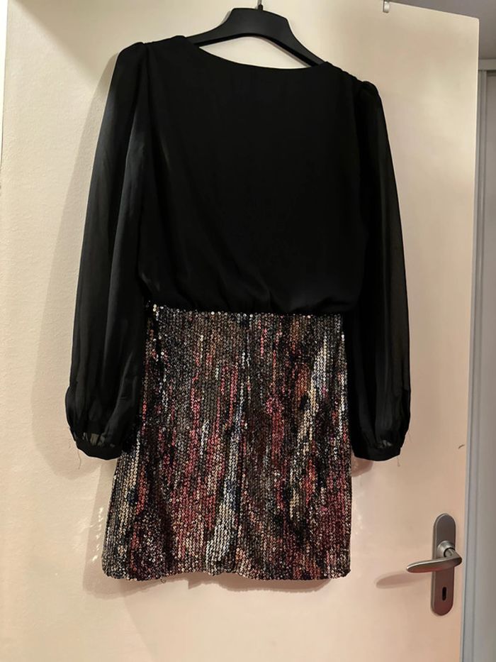Robe de soirée décolletée - photo numéro 6