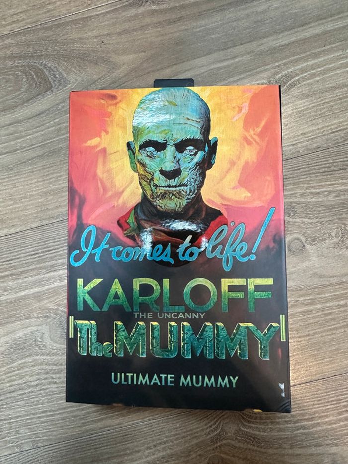 Ultimate Mummy – Figurine Universal Monsters Neca N&B – 18 cm