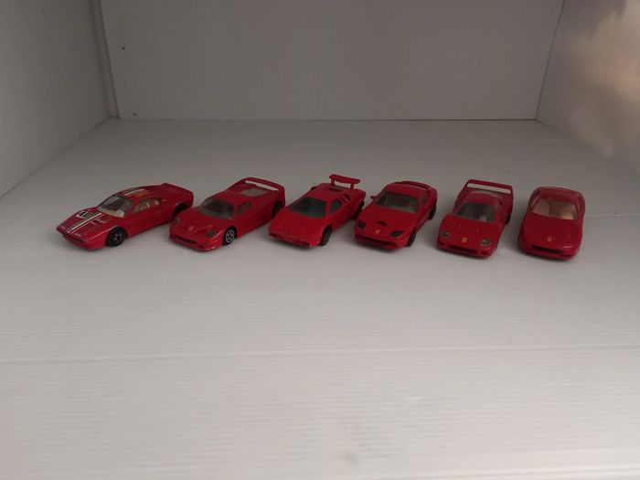 Bburago 5 Ferrari 1 lamborghini