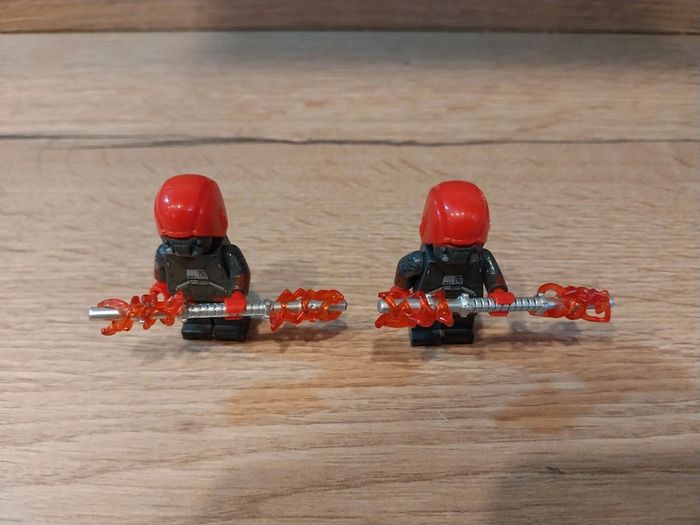 Figurines type lego 2 Droides Assassins star wars - photo numéro 5