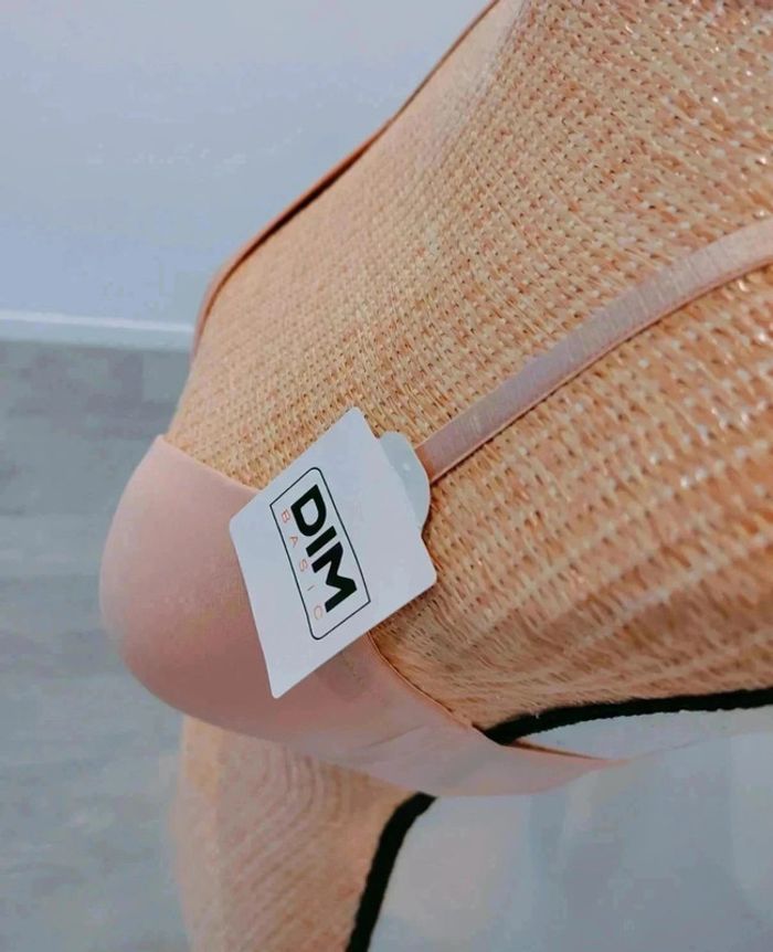 30 € Soutien-gorge Dim confort 90D beige Neuf - photo numéro 3