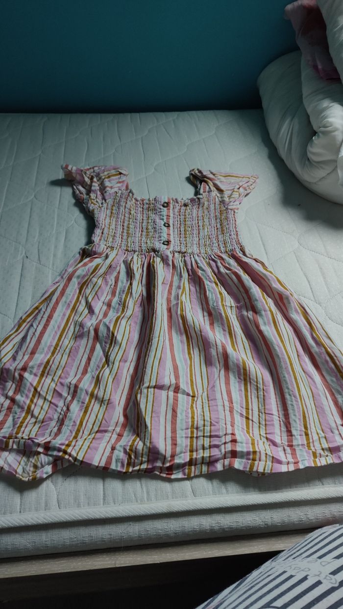 Lots vêtements 8 ans d'été - photo numéro 3