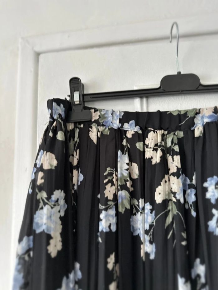 Jupe longue taille haute fleurie plissée noir taille L H&M - photo numéro 2