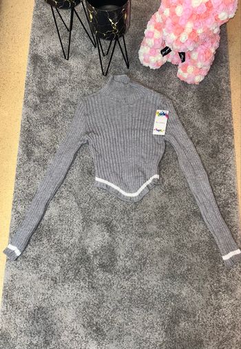 Pull croc top