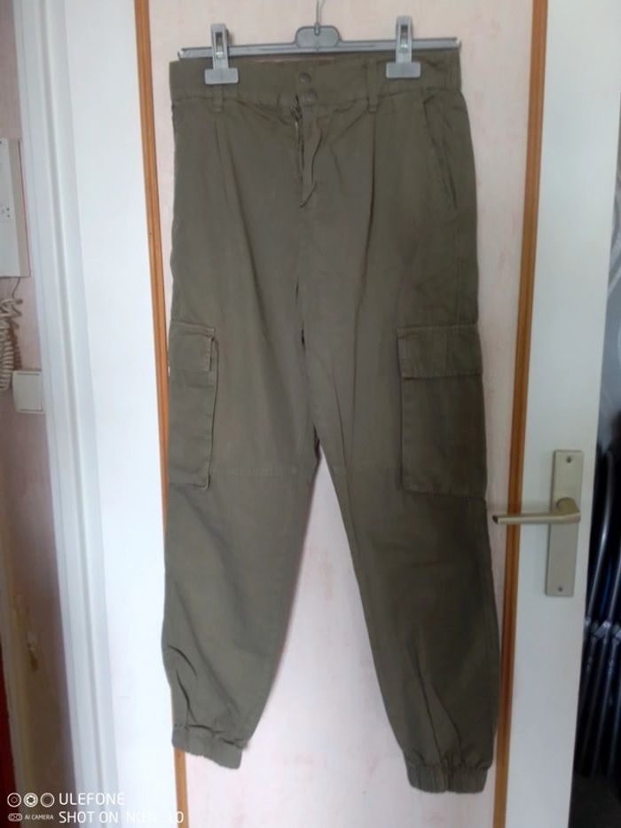 Pantalon style cargo taille 40