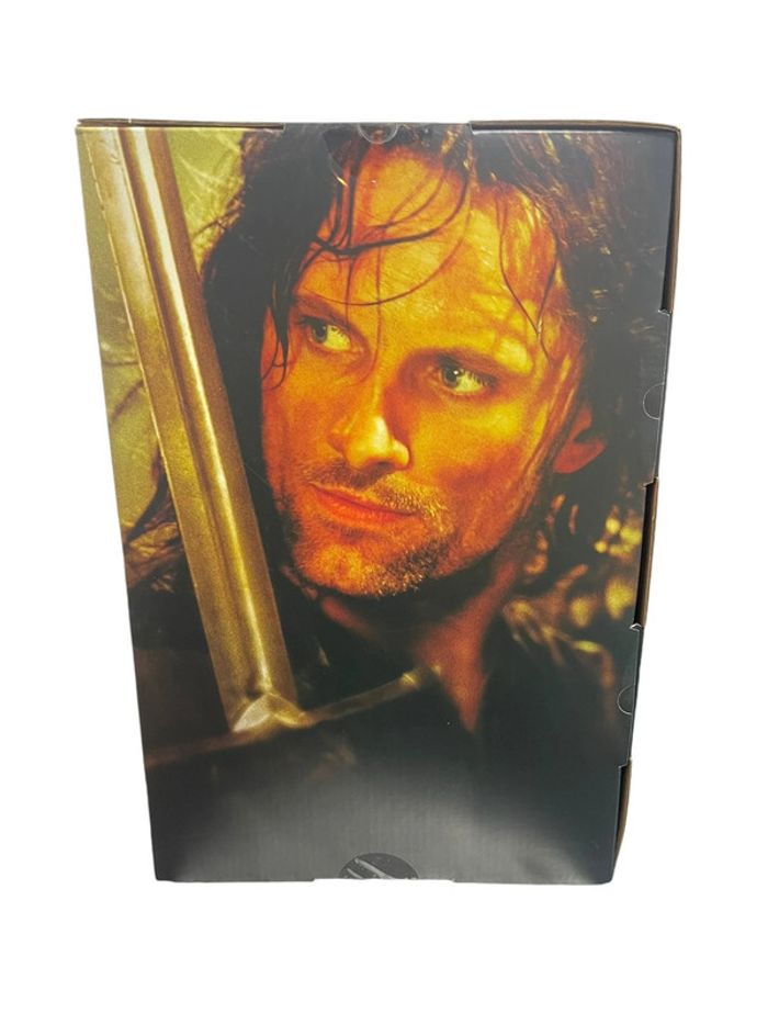 Statuette The Lord of the rings 20 th anniversary Aragorn 28 cm Weta Workshop neuf - photo numéro 3
