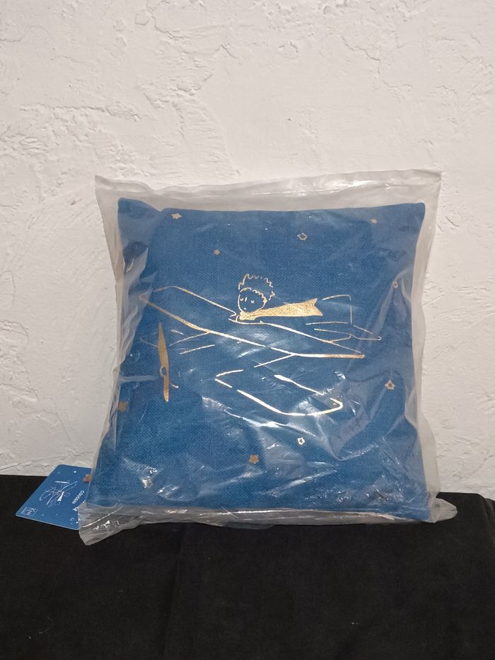 Coussin neuf le petit prince
