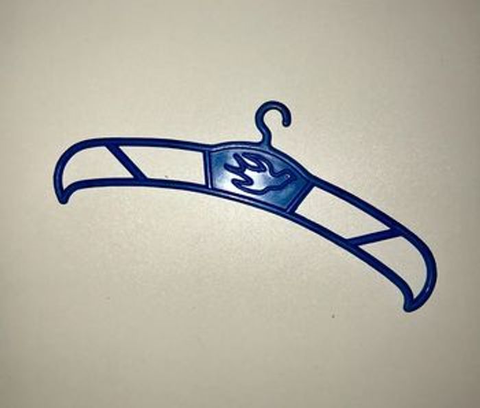 Accessoire de poupée jouet porte-manteau miniature