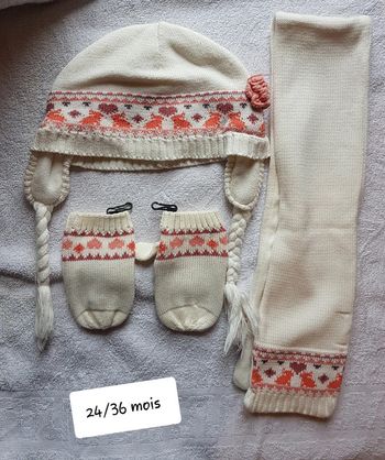 Bonnet, écharpe et moufles vertbaudet 24-36 mois