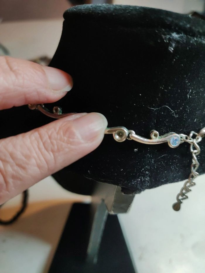 Collier métallique et strass - photo numéro 5