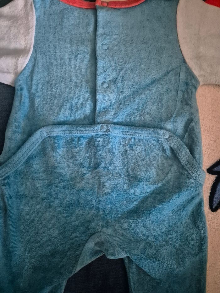 Pyjama 1 mois winnie l'ourson. - photo numéro 4