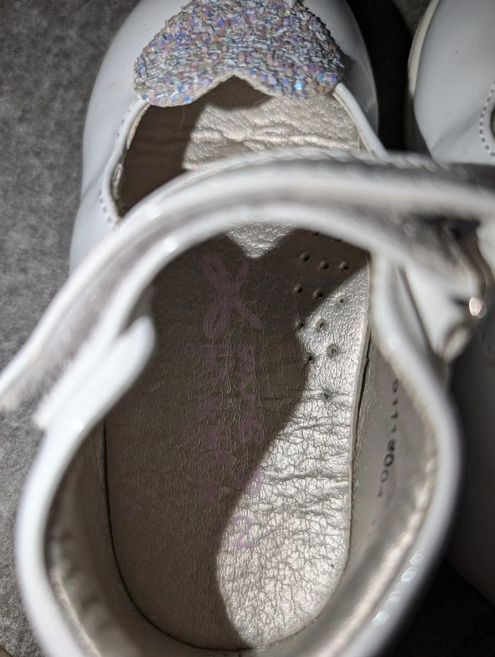 Chaussures ballerines chic bébé fille 22 comme NEUVES - photo numéro 3