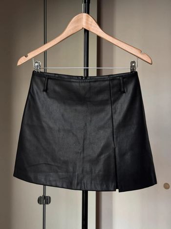 Mini-jupe trapèze en simili cuir noir XS Olga Leyers