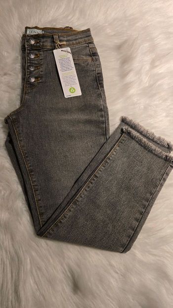 Neuf (non porté) 🏷🥰😍 jeans skinny 9 ans fille 😍🥰