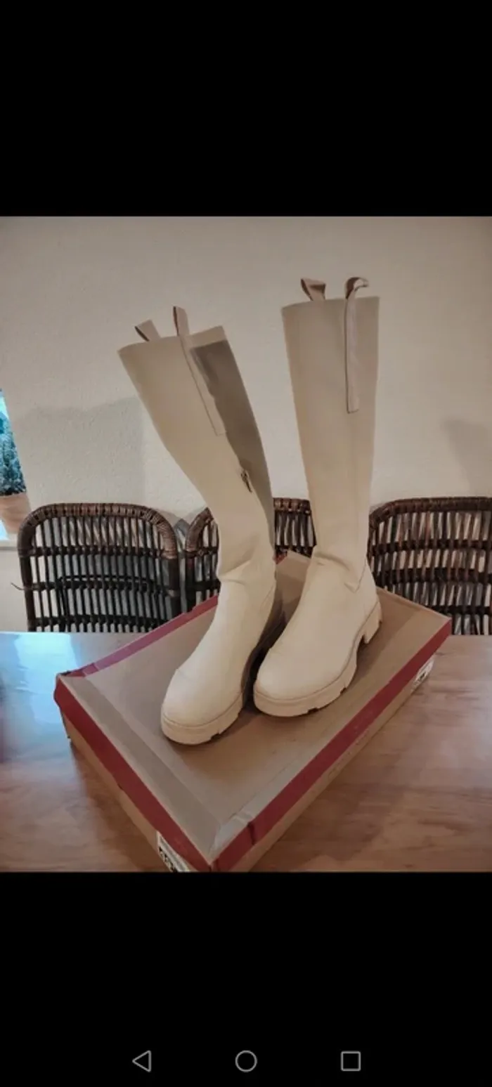 Bottes beige neuves - photo numéro 2