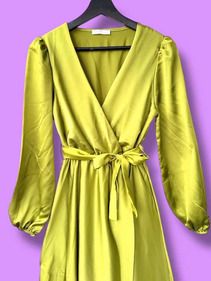 Robe de soirée satinée verte - photo numéro 2