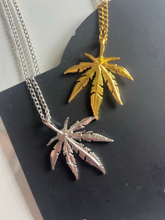 🌿 Pendentifs "Feuille de chanvre" – Élégance naturelle 🌿 - photo numéro 3
