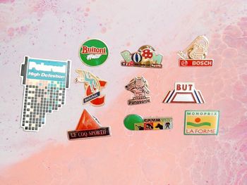 Lot de 10 pin's divers marques