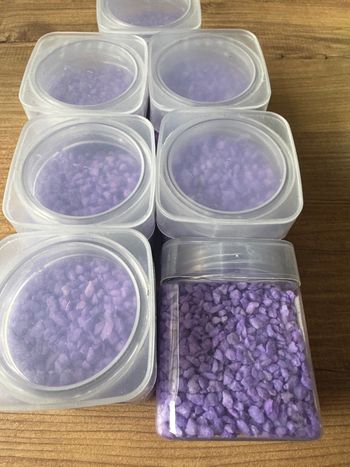 Lot  de 7 pots de cailloux décoratif lilas neuf