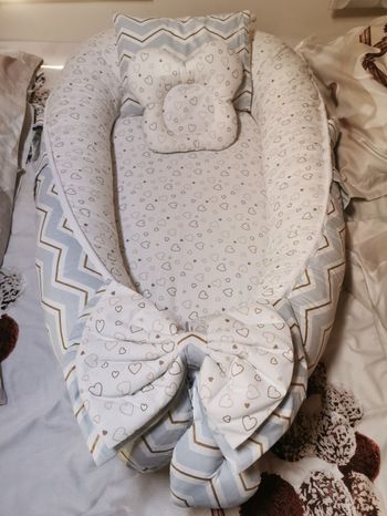 Réducteur de lit bébé