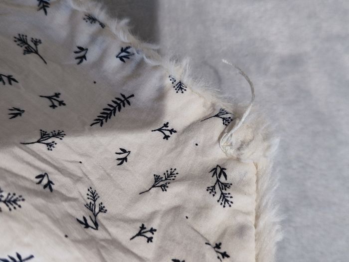 Lot de vêtements filles 8 ans - photo numéro 10