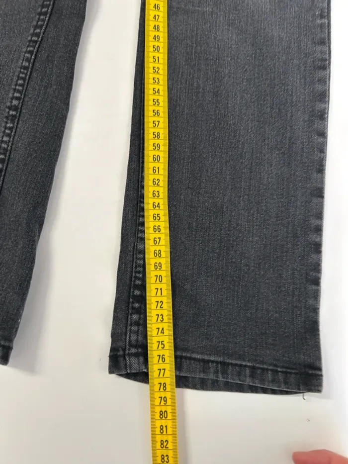 Jean Levi's Femme Noir W29 L29 | Slim Taper Troué | Taille FR40 | Très Bon État BP39 - photo numéro 11