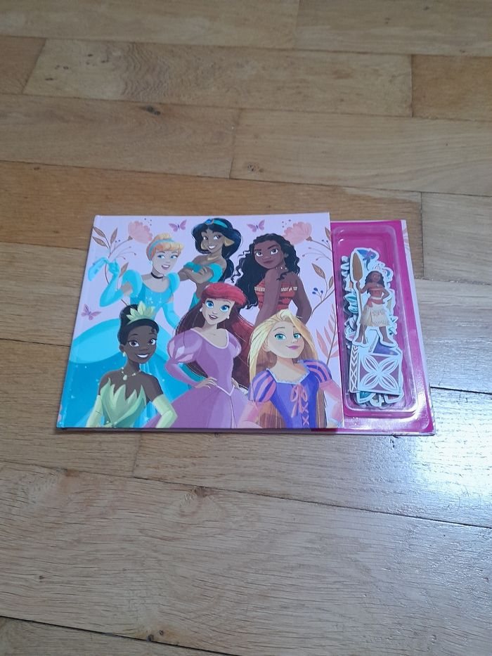 Lot livres aimantés disney - photo numéro 2