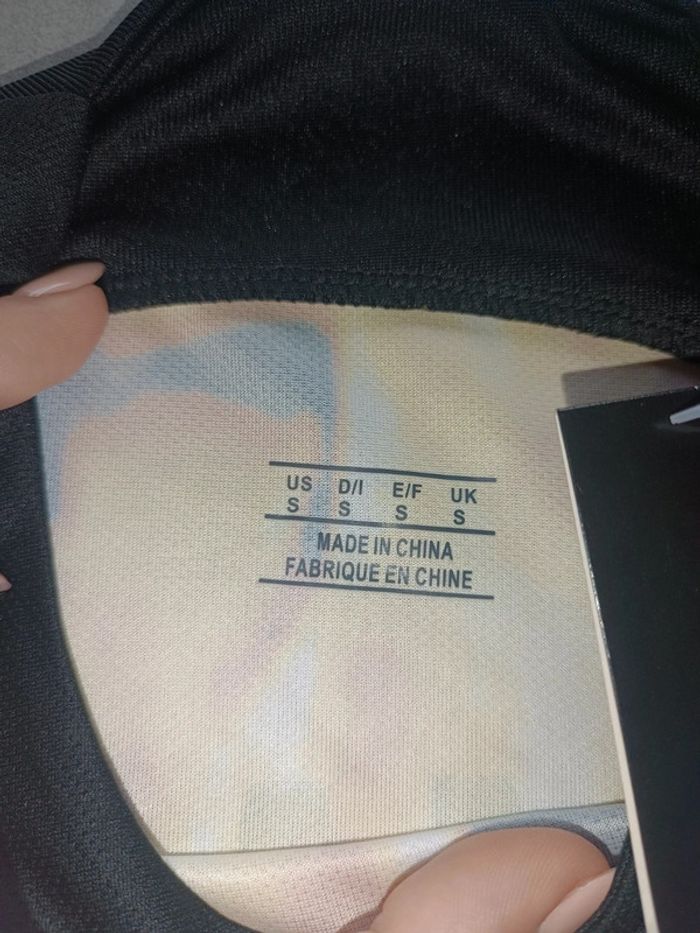 Maillot PSG taille S - photo numéro 3