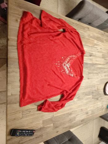 Pull léger rouge taille 5 neuf