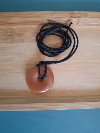 Collier pendentif en aventurine orange – Énergie & Élégance