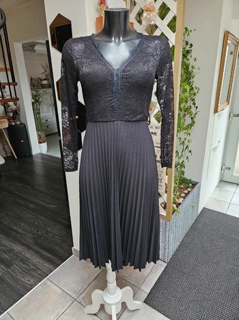 Made in Italy robe à plis et dentelle noir taille S