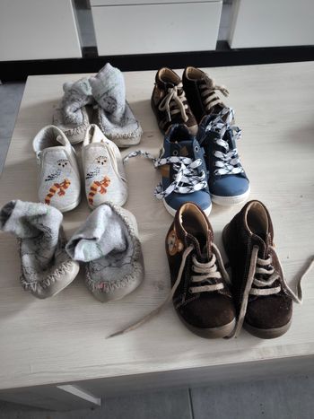 A vendre lot chaussures chaussons en 21 et 22