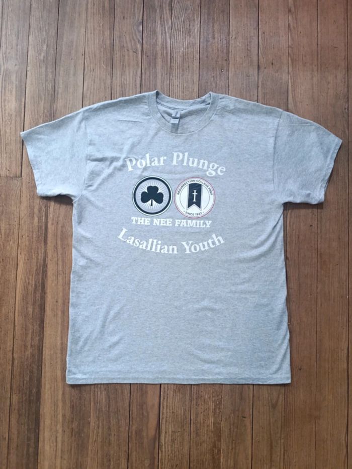 T-shirt manches courtes St Patrick polar plunge résurrection collège Chicago L