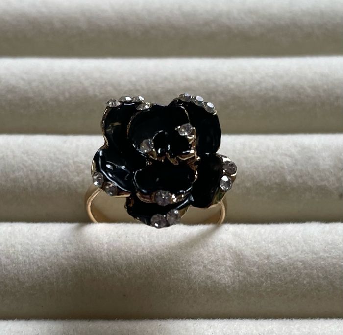 Bague fleur noire - photo numéro 2