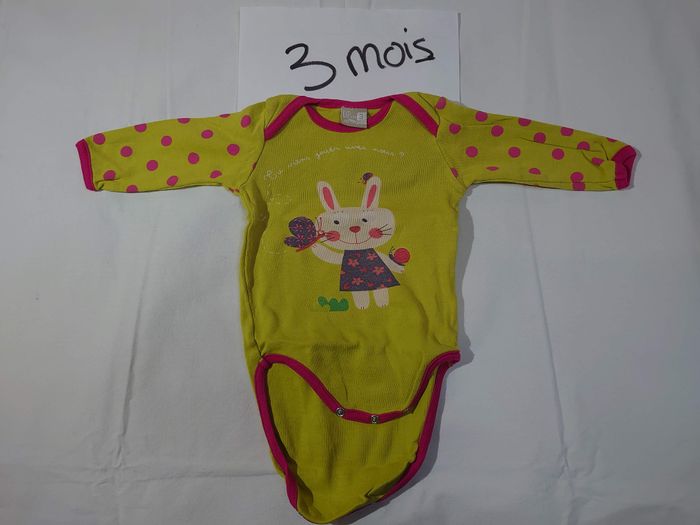 lot de 7 bodies 3 mois