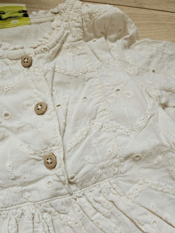 Blouse crème dentelle Tape à l’œil 6 mois Neuf 🌸 - photo numéro 4