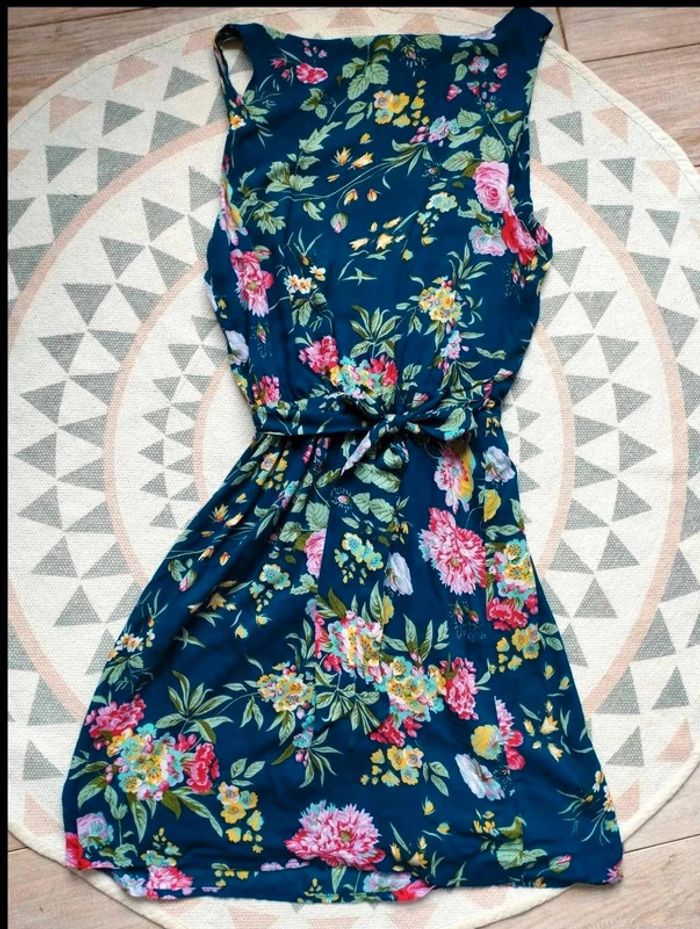 Robe Promod  - Bleue fleurie  -  38  -  Excellent état - photo numéro 9