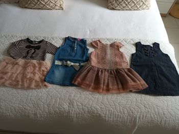 Lot de robes 12 mois