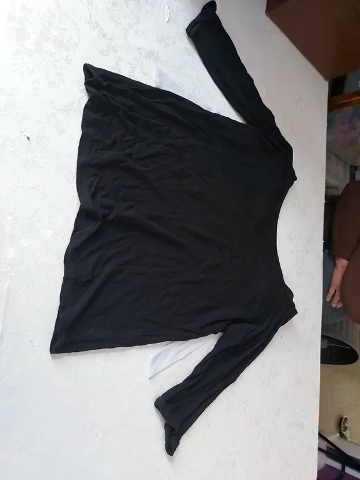 Haut noir manches 3/4