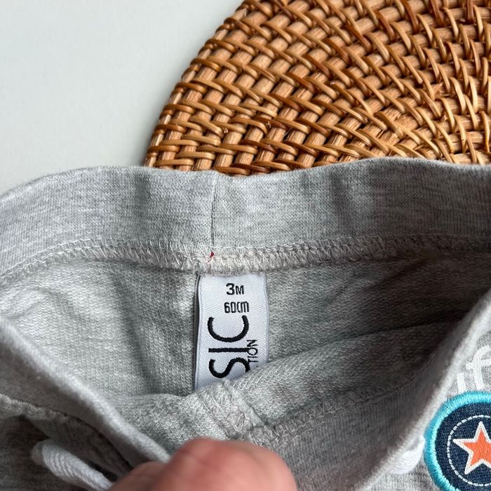 Lot 2 joggings 3 mois - photo numéro 5