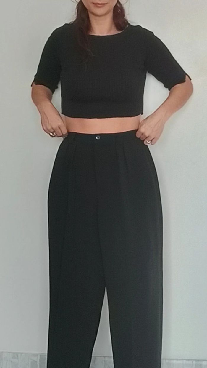 Pantalon noir a pinces chic taille 34